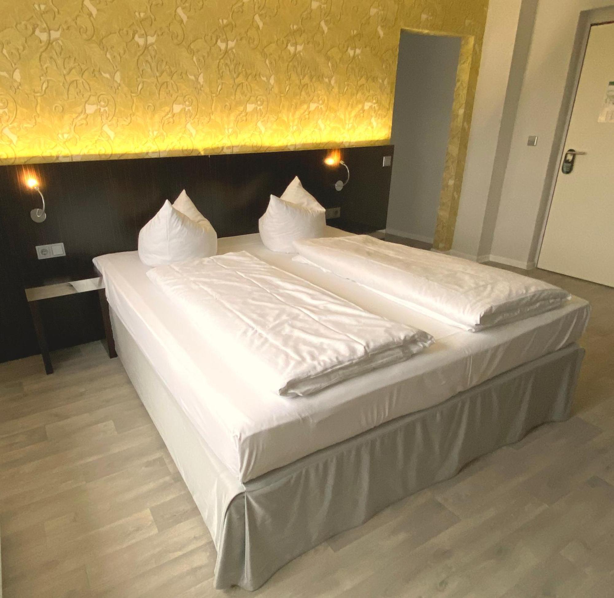 Hotel 22 Dessau-Rosslau Bagian luar foto
